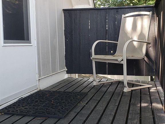 5th image of 2604 S 32nd St APT 2
