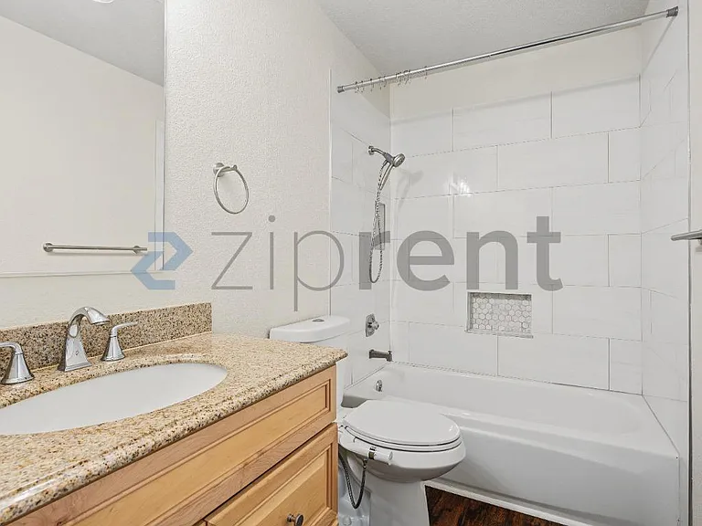 7501 N Edgewater Ave — Photo 16