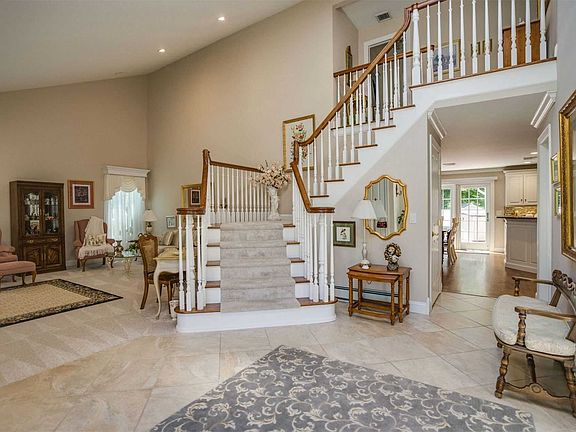 4th image of 6 Mondavi Ln