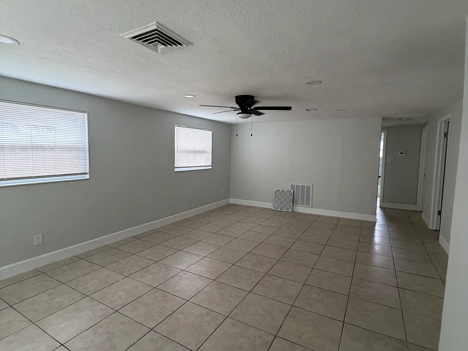 4 bed, 1188 sqft, $2,450 — Photo 3
