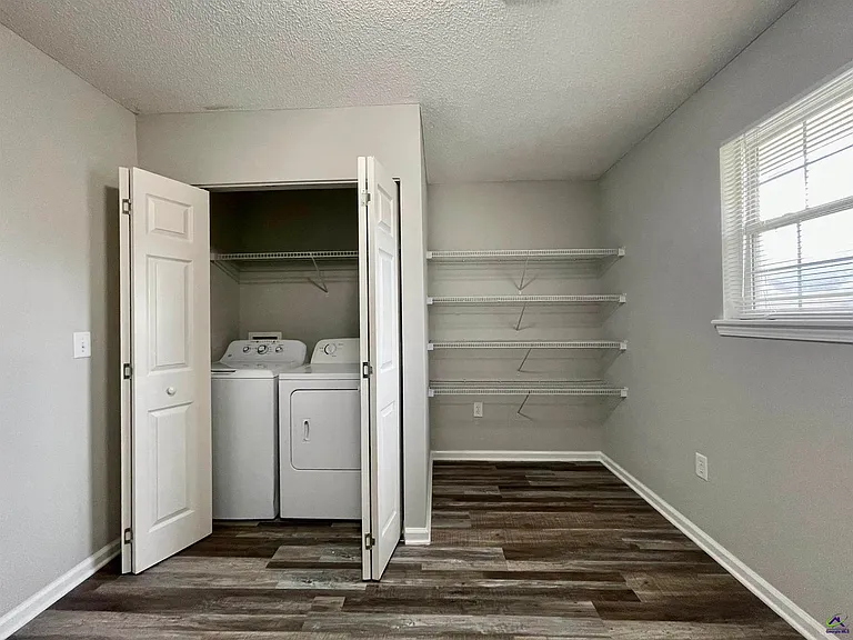 321 Deerfield Cir — Photo 19