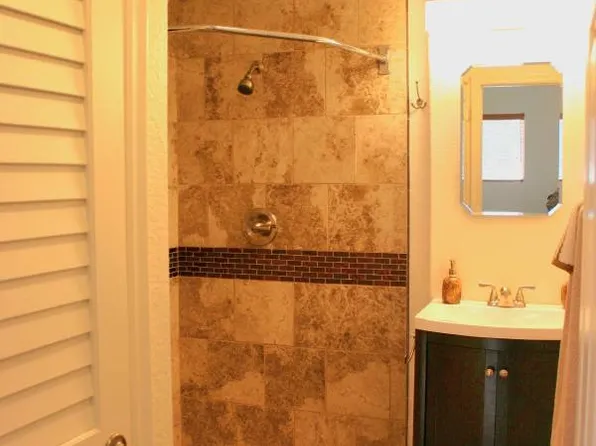 (undisclosed Address), Orange, CA 92867