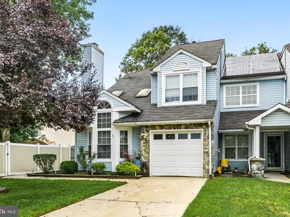 86 Pondview Ln, Sicklerville, NJ 08081