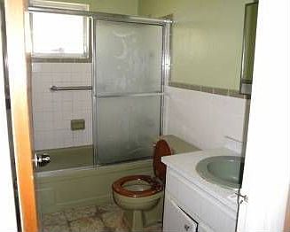3rd image of 27357 Shriver Ave