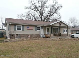 638 W Main St, Du Quoin, IL 62832