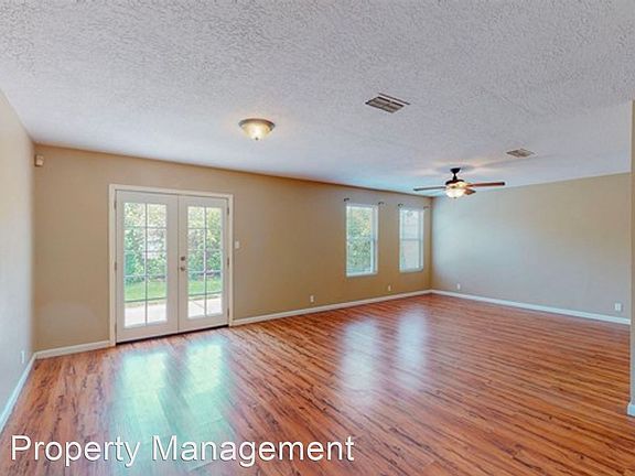 4th image of 6716 Photinia Pl NW
