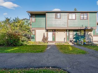 1773 Meadowbrook Rd, Ottawa, ON K1B 4W6