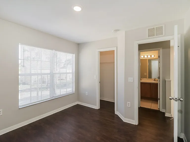 2408 E 31st Ave — Photo 10