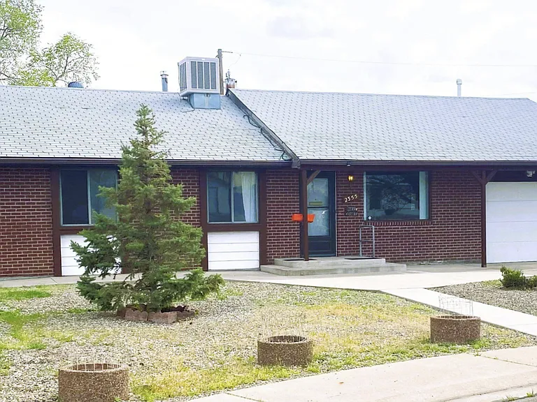 2355 Hill Ct — Photo 18