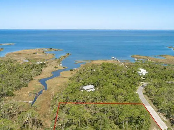 1647 Ibis Way, Eastpoint, FL 32328