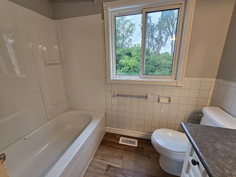 12 Pearl Cres #3 — Photo 14