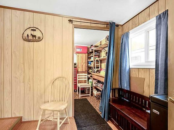 3rd image of 106 Home Bay SE