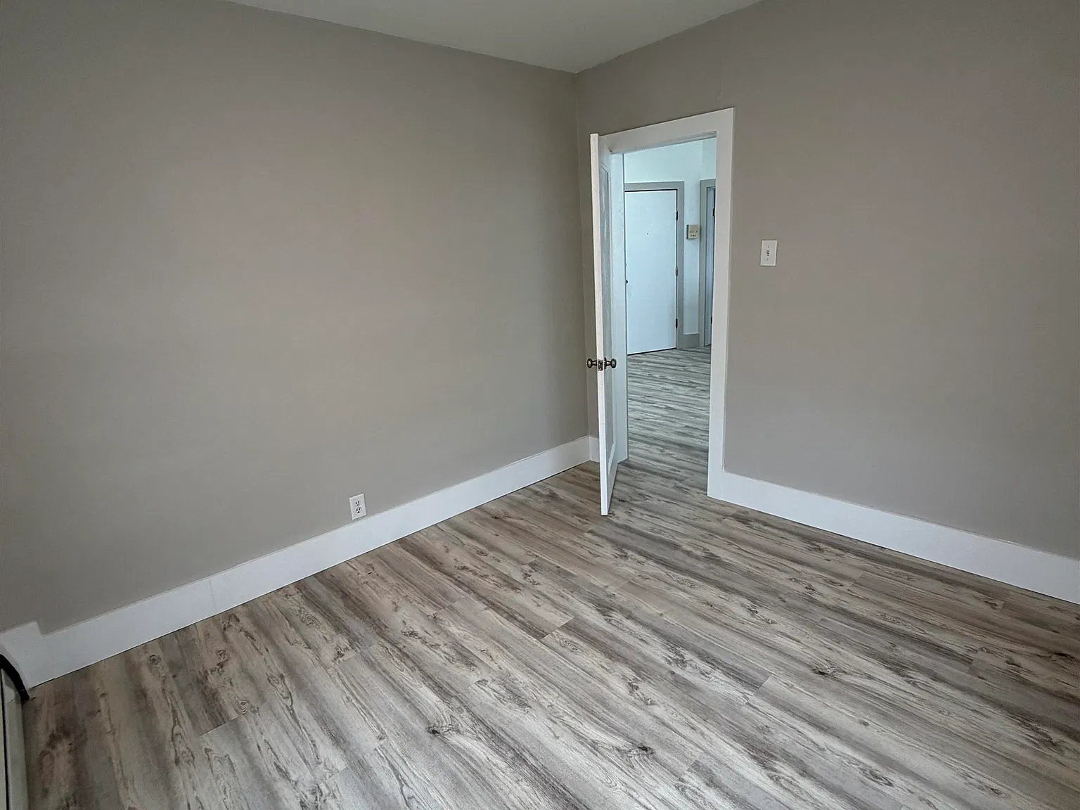 2 bed, 1.0 bath, 640 sqft, $1,850 — Photo 4