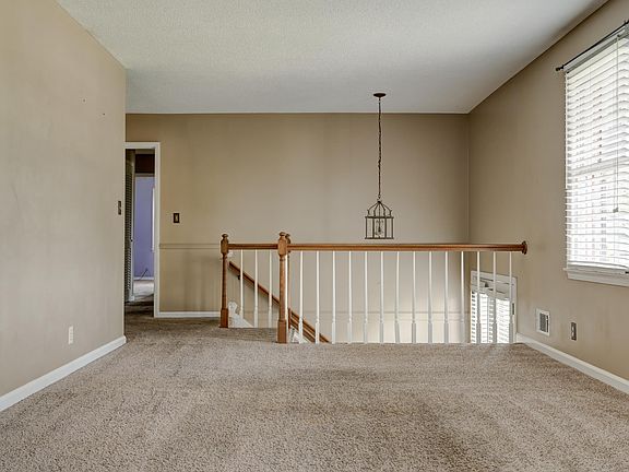 4th image of 782 Twin Branch Dr