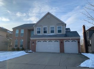 306 Emerald Dr, Streamwood, IL 60107