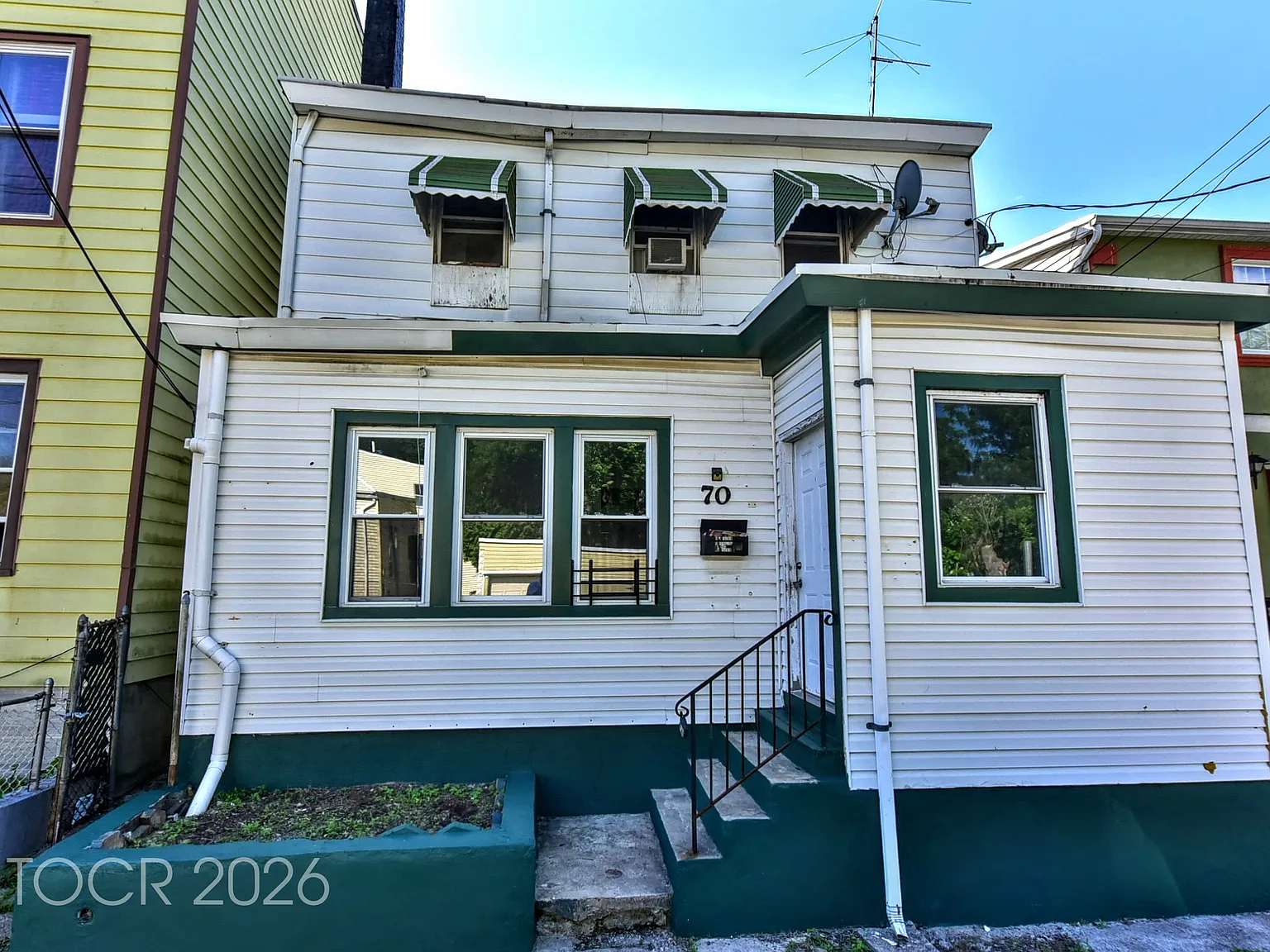 2 bed, $1,600 — Photo 1
