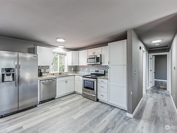 4th image of 8806 Quinault Drive NE