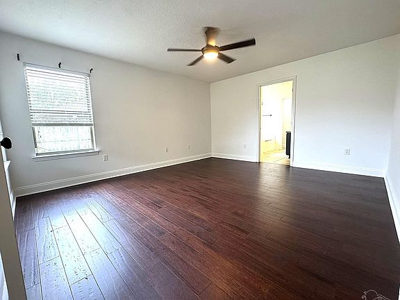3rd image of 388 Evening Falls Dr