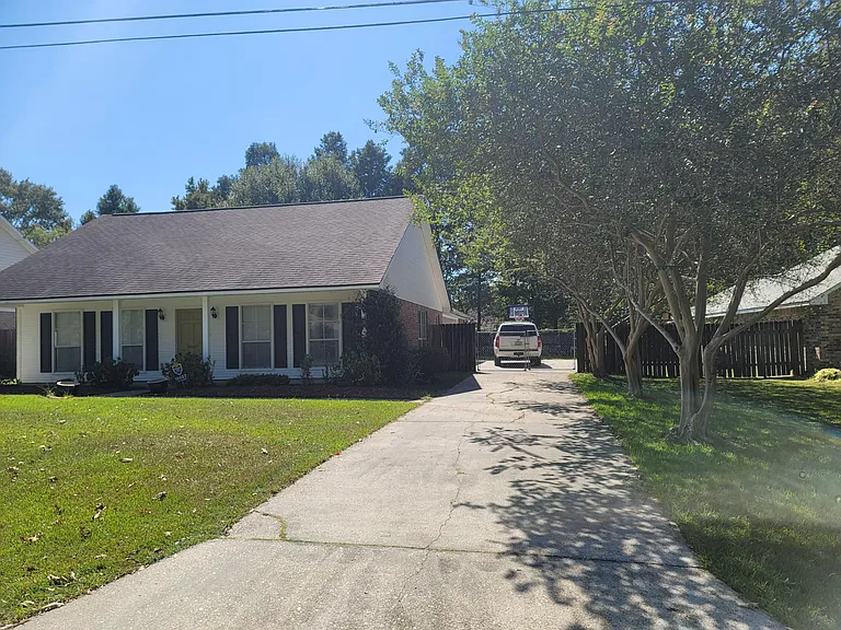 18607 Red Oak Dr — Photo 3