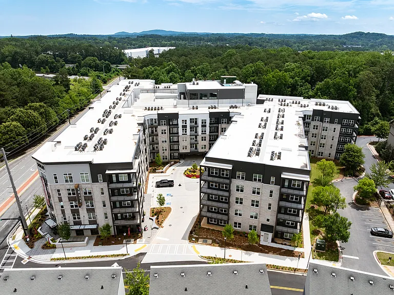 Solis Kennesaw — Photo 6