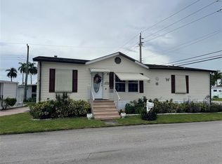 8580 SW 17th St, Davie, FL 33324
