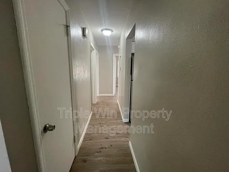 6918 Etzel Ave — Photo 15