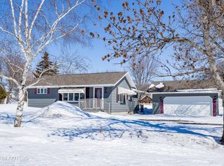 216 Atlantic Ave N, Hallock, MN 56728