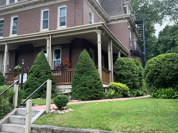 27 E Fourth St APT D, Media, PA 19063