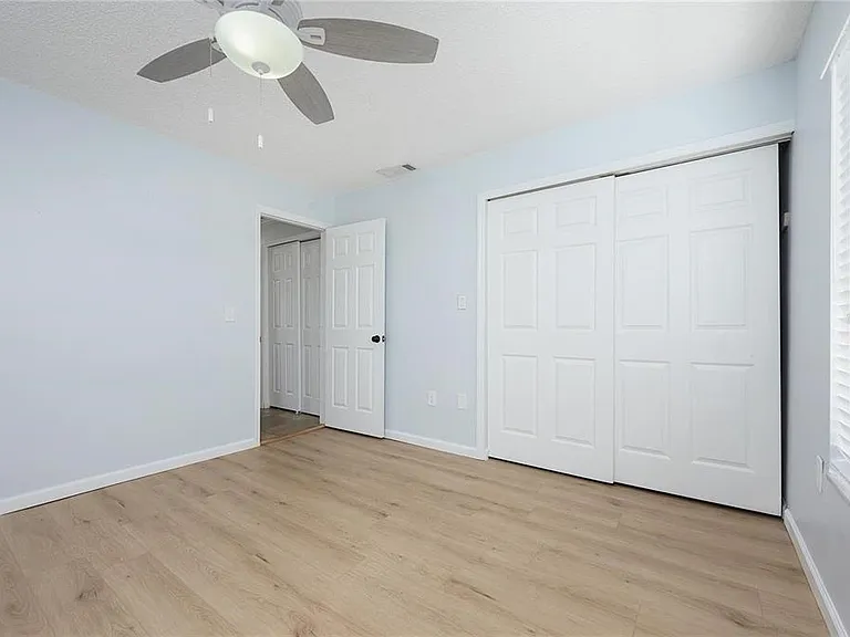 2608 Hidden Lake Dr N #C — Photo 15