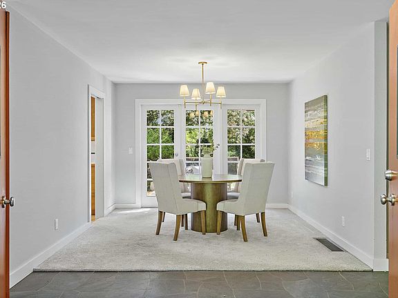4th image of 361 Berwick Rd