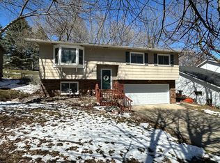 4015 Manor Woods Dr NW, Rochester, MN 55901