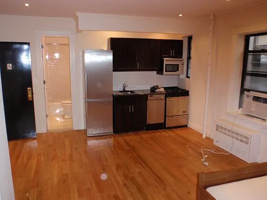 Rented by Icon Realty Management | media 17