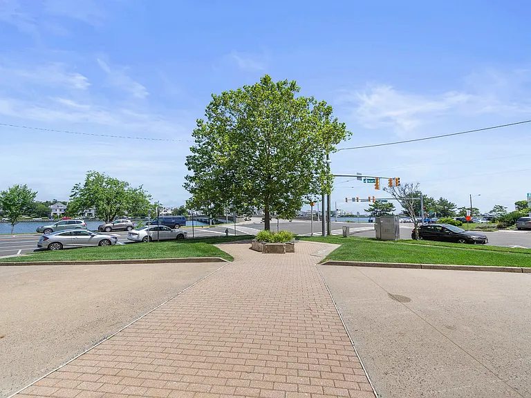 400 Deal Lake Dr #7H — Photo 26