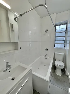 Rented by New Amsterdam Realty Group | media 7