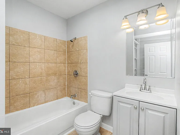 416 Hornel St #2 — Photo 20