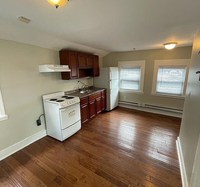 2nd image of 155 N 12th St #3