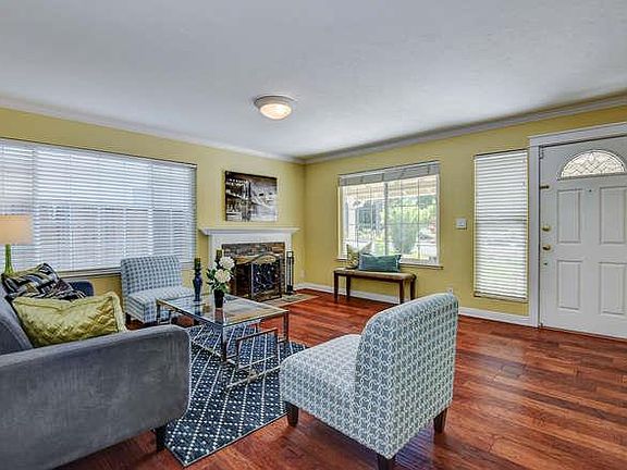 3rd image of 308 Vineyard Dr