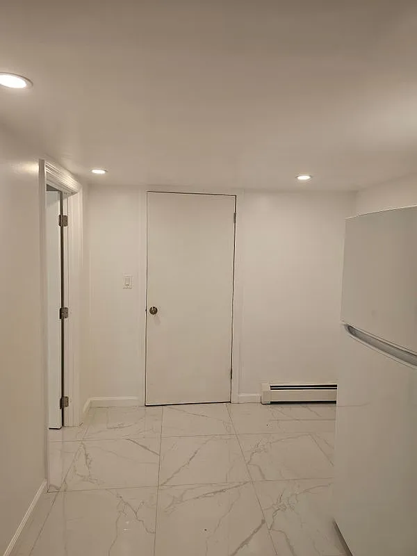 1 bed, 1.0 bath, 500 sqft, $2,000 — Photo 2