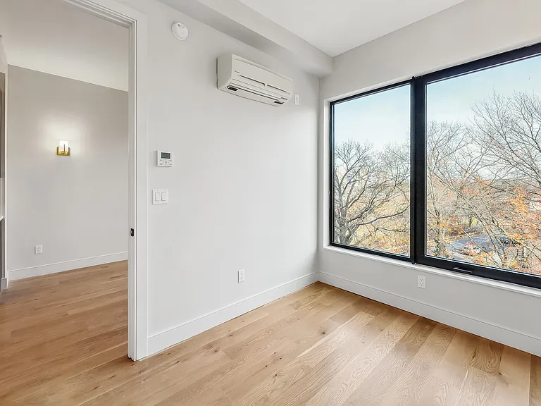 1890 Pelham Pkwy S #4D — Photo 5