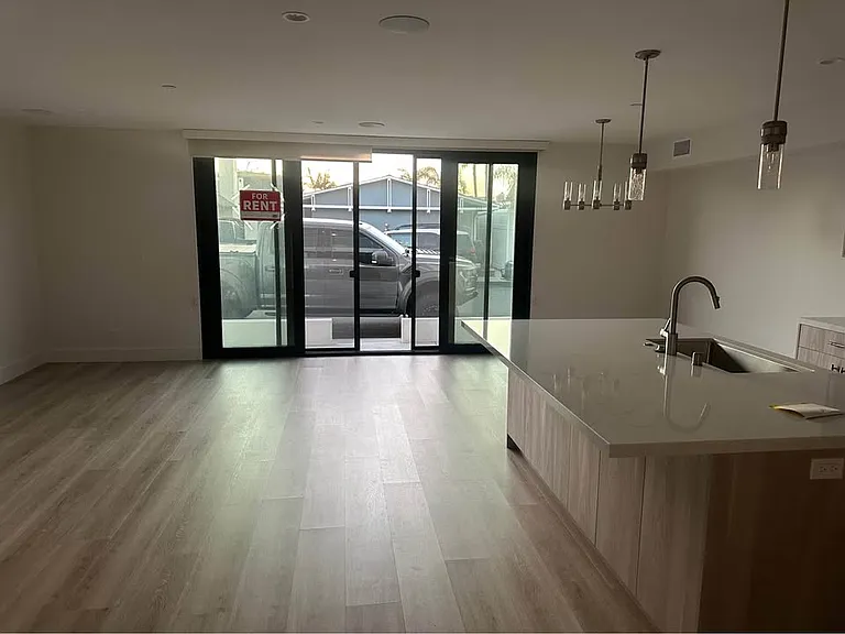 222 Cedar St #B — Photo 12