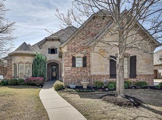8204 Oak Knoll Dr, North Richland Hills, TX 76182