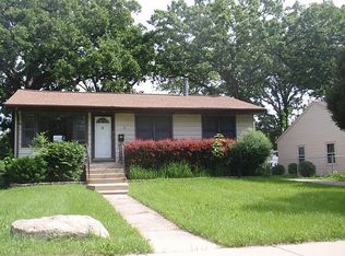 2 E Pine St, Streamwood, IL 60107