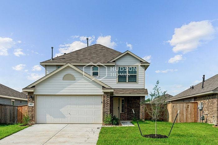 1st image of 827 Deerhurst Ln