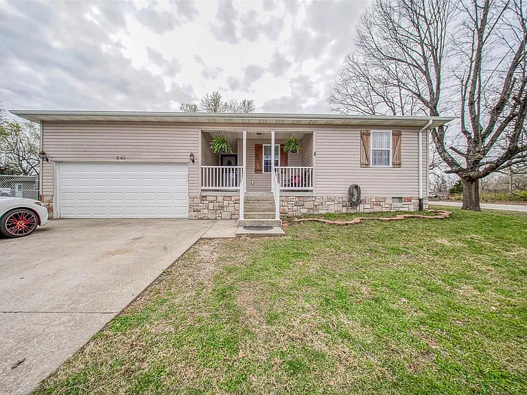 840 Herndon Rd — Photo 1