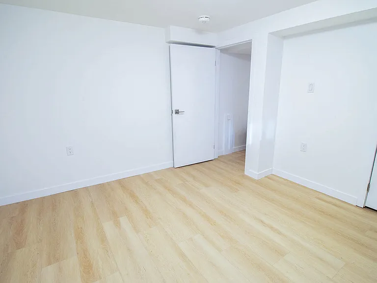 58 Churchill Ave — Photo 10