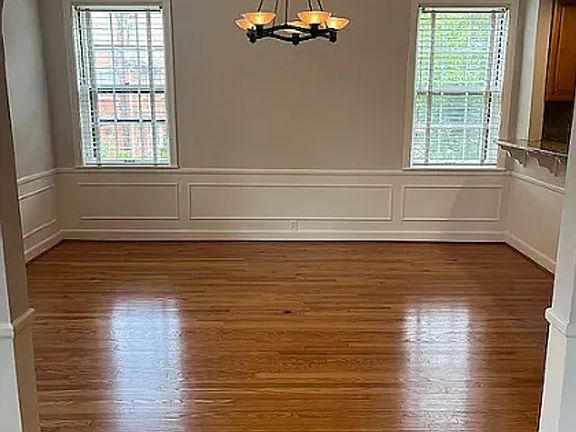 5th image of 7519 York Dr