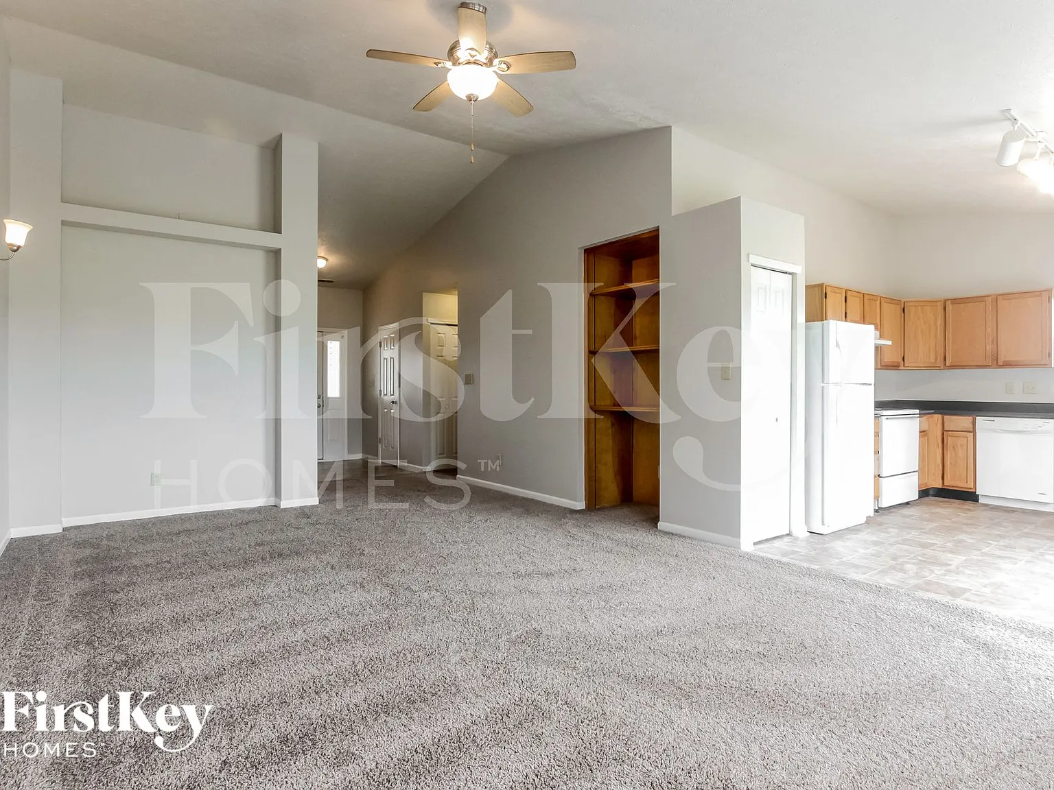 3 bed, 2.0 bath, 1364 sqft, $2,080 — Photo 4