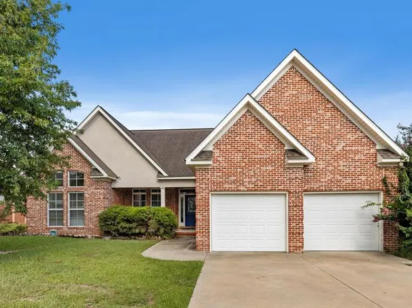 207 Lace Dr, Dothan, AL 36301