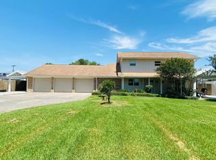 2044 Llano St, Port Neches, TX 77651