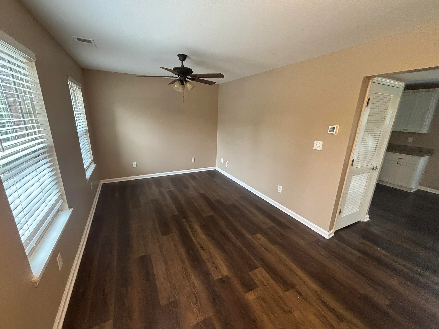 3 bed, 2.5 bath, 1225 sqft, $1,695 — Photo 2